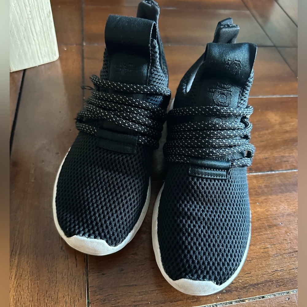 Addias tennis shoes boys size 2